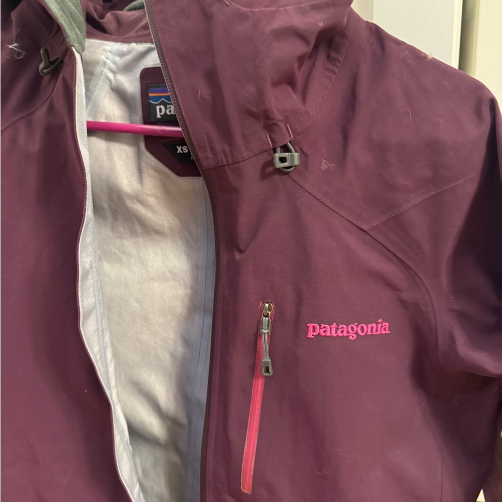 Patagonia Women's Goretex Jacket - Picture 3 of 7